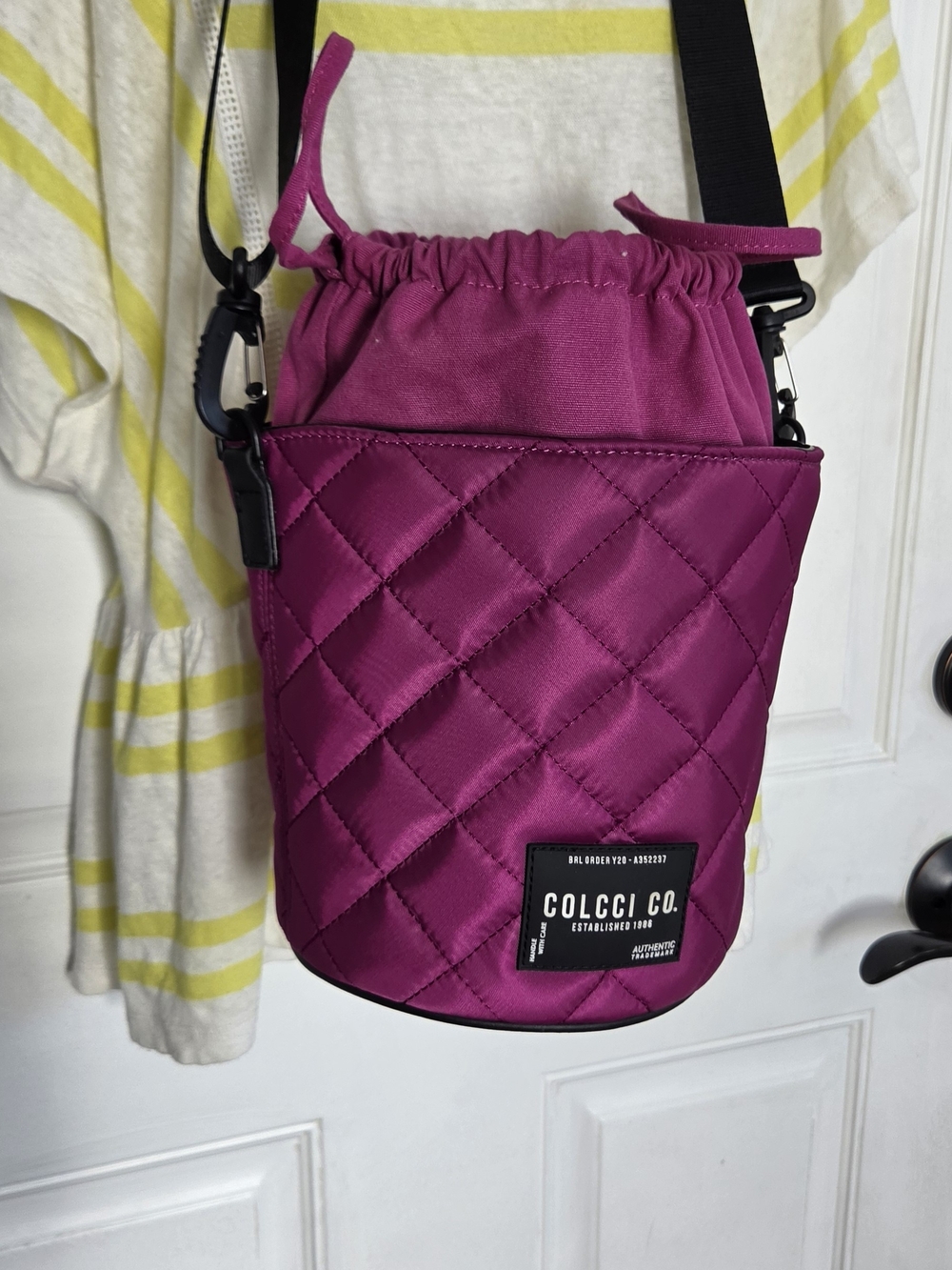 Colcci Co. Quilted Drawstring Crossbody Quirky Bucket Bag - Magenta (S16)